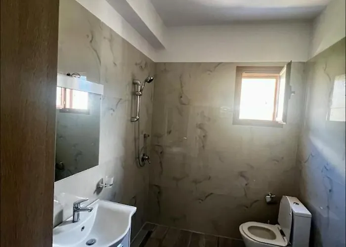 K Bougainville Albania